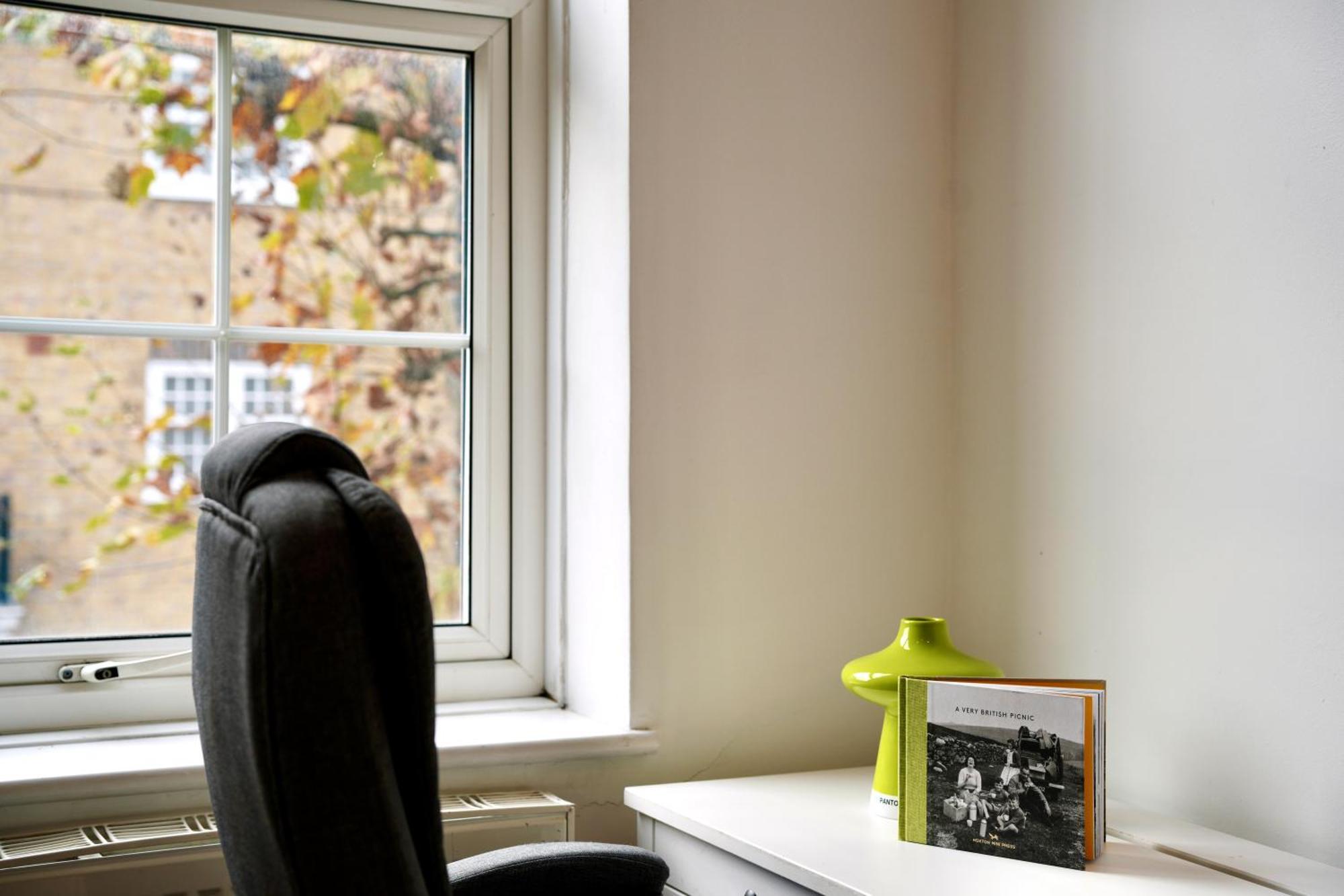 Апартаменты The Chic Townhouse In Kings Cross!!! 3 Floors Лондон Экстерьер фото