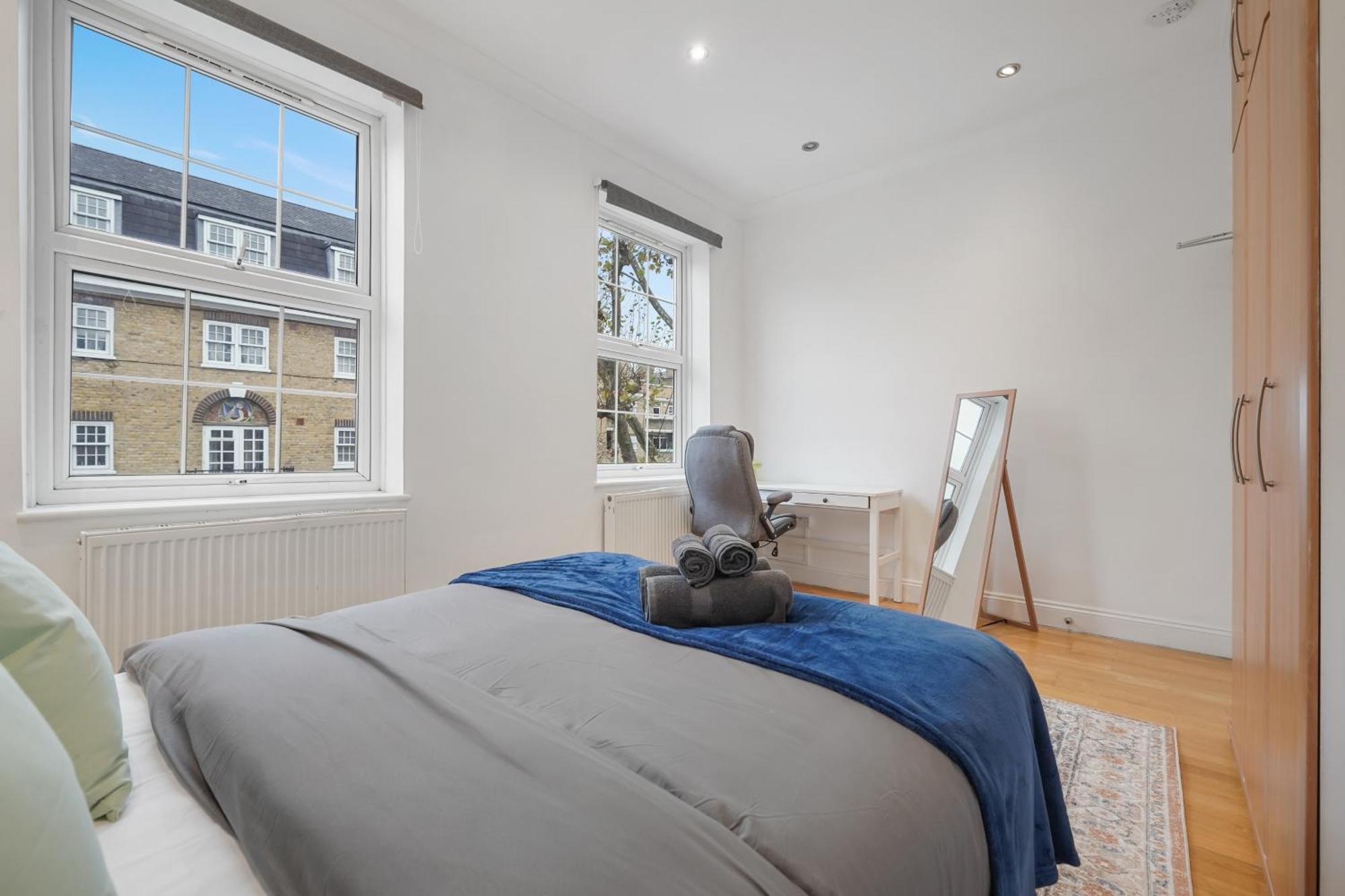Апартаменты The Chic Townhouse In Kings Cross!!! 3 Floors Лондон Экстерьер фото