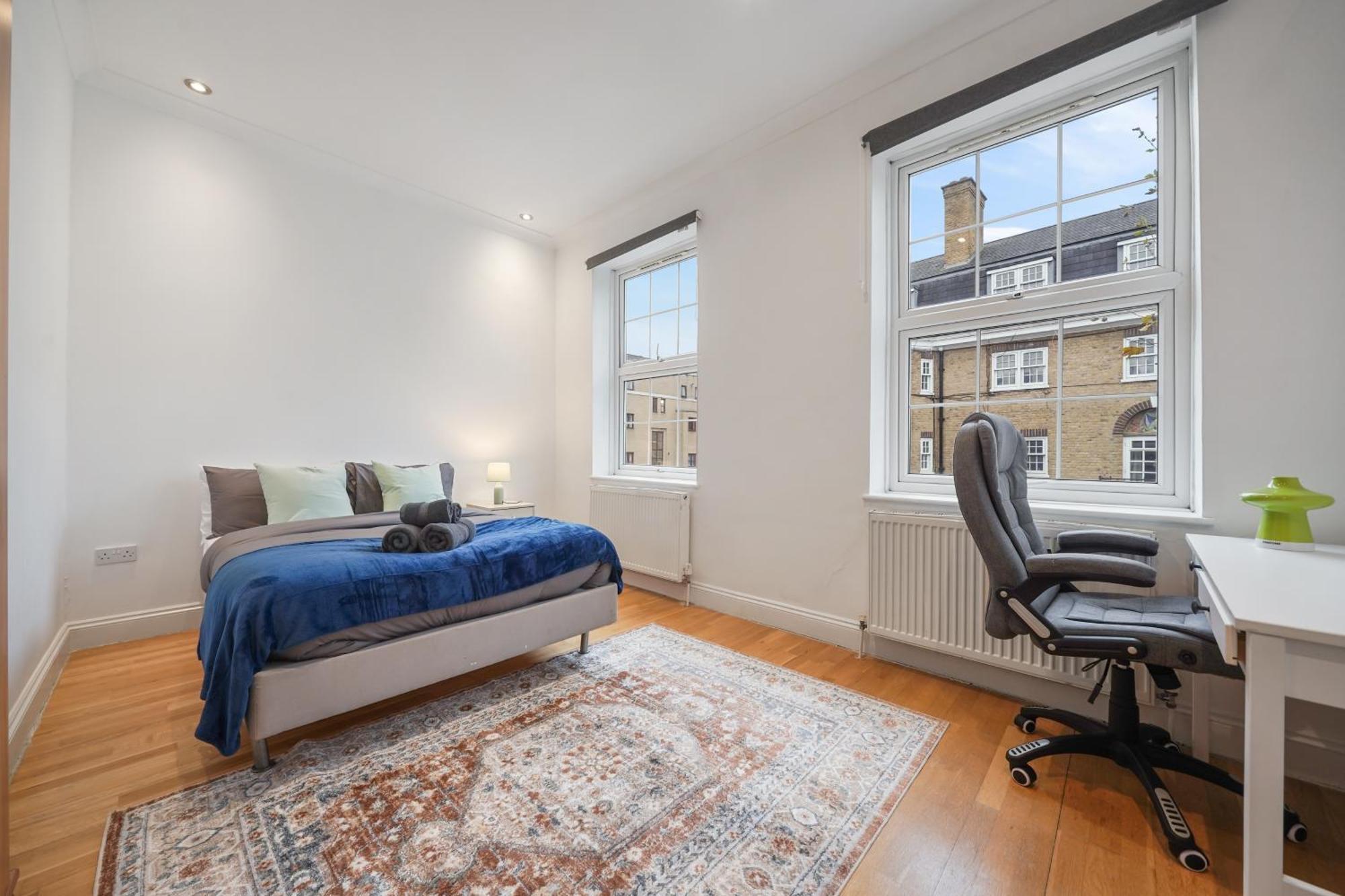 Апартаменты The Chic Townhouse In Kings Cross!!! 3 Floors Лондон Экстерьер фото