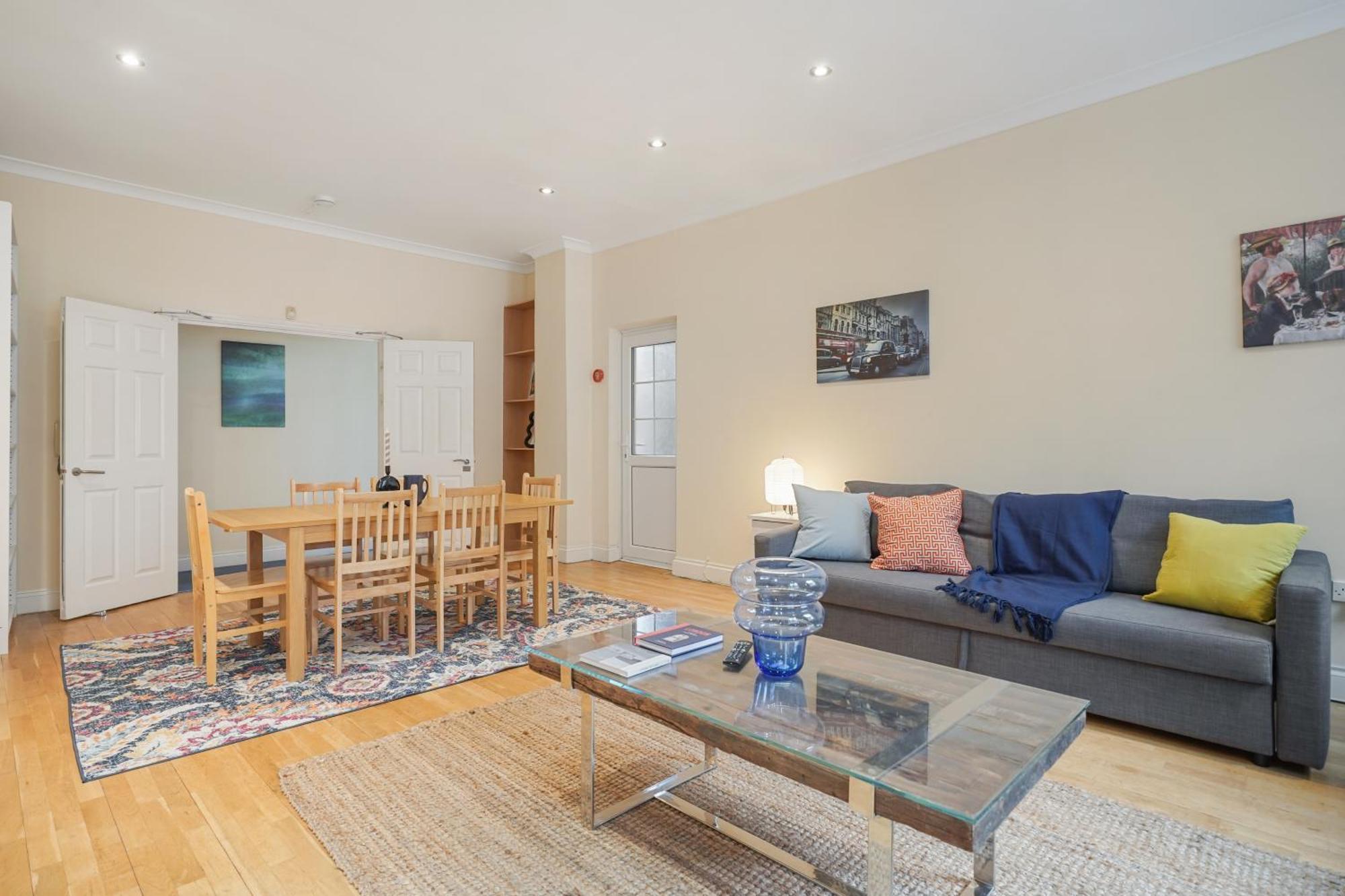 Апартаменты The Chic Townhouse In Kings Cross!!! 3 Floors Лондон Экстерьер фото
