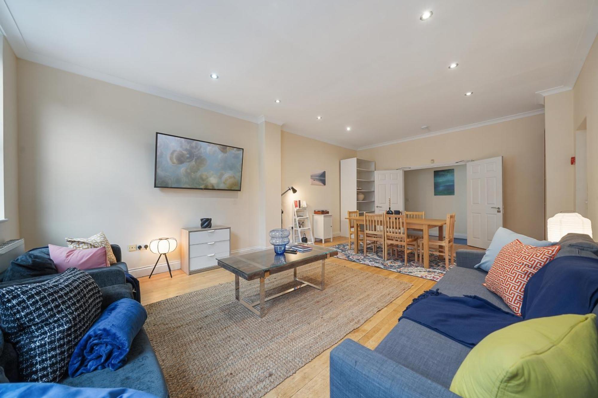 Апартаменты The Chic Townhouse In Kings Cross!!! 3 Floors Лондон Экстерьер фото