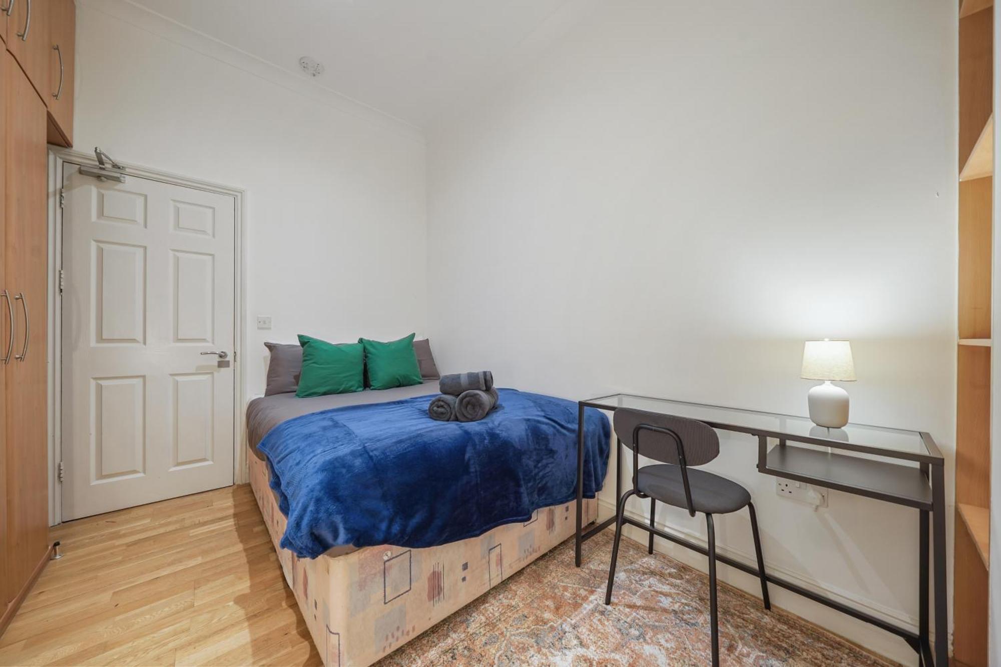 Апартаменты The Chic Townhouse In Kings Cross!!! 3 Floors Лондон Экстерьер фото